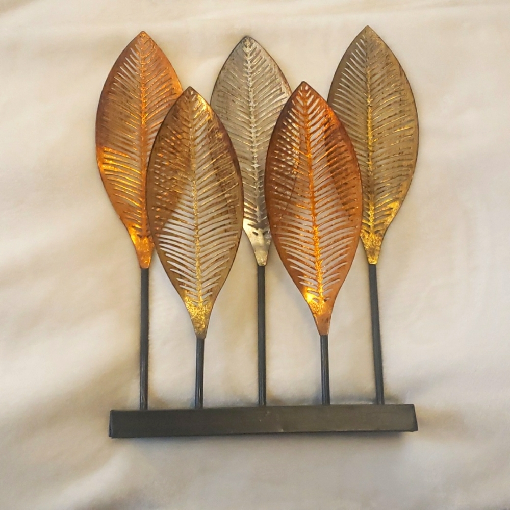 Metal table decor